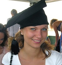<b>Конарева Мария Владимировна</b> – ведущий специалист в Газпромбанке. Год окончания магистратуры – 2012.